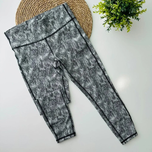 GapFit Shine Jacquard Leggings Size Small - Picture 10 of 10